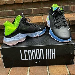 LeBron XIX Low
